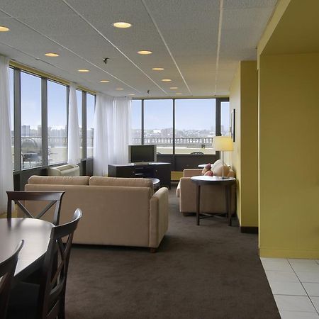 Dartmouth Oceanview Hotel Стая снимка