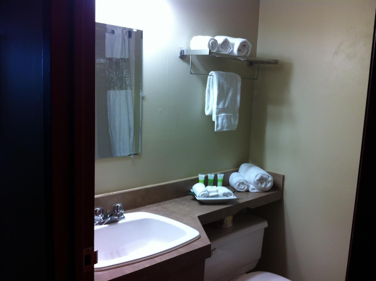 Dartmouth Oceanview Hotel Стая снимка