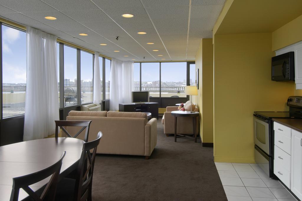 Dartmouth Oceanview Hotel Стая снимка
